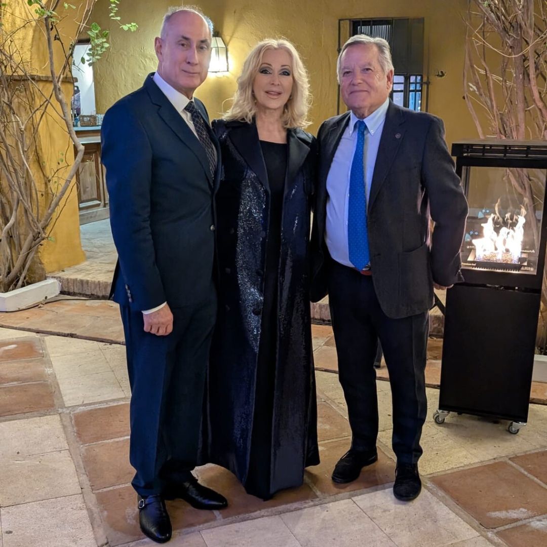 Dr. Justo Miguel Alcolea López, Alejandra Svensson y el Dr. José Antonio Flórez en el Congreso de la Sociedad Española de Medicina Estética 2026 (SEME)